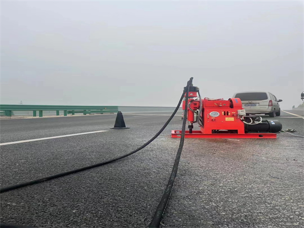 长白马路路基路面开裂下沉注浆加固灌浆