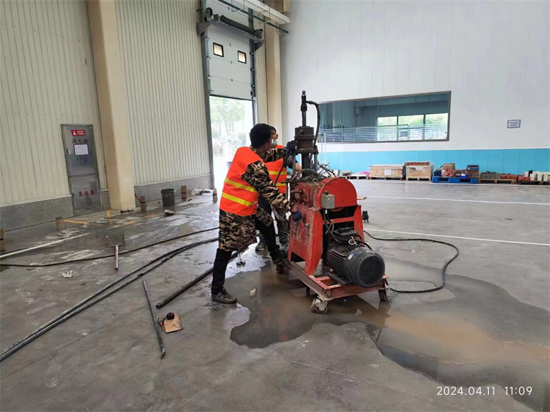 长白厂房地面下沉塌陷注浆加固施工